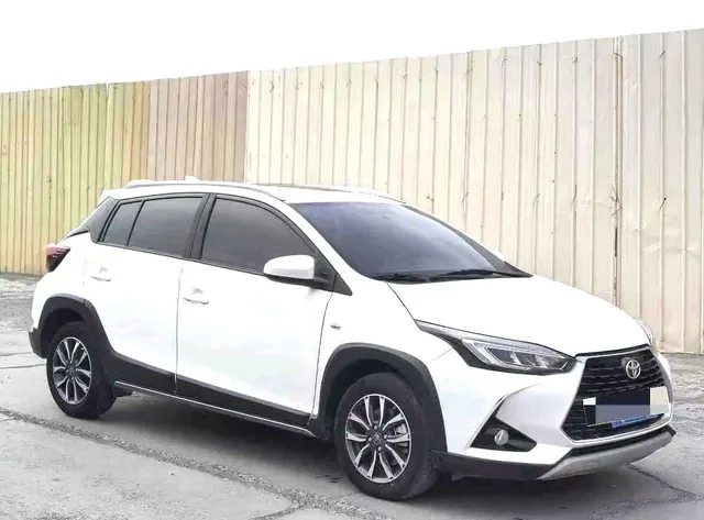 Toyota Yaris L